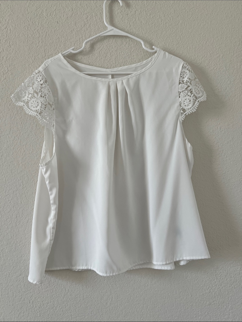 SHEIN White Lace Cap-Sleeve Pleated Blouse